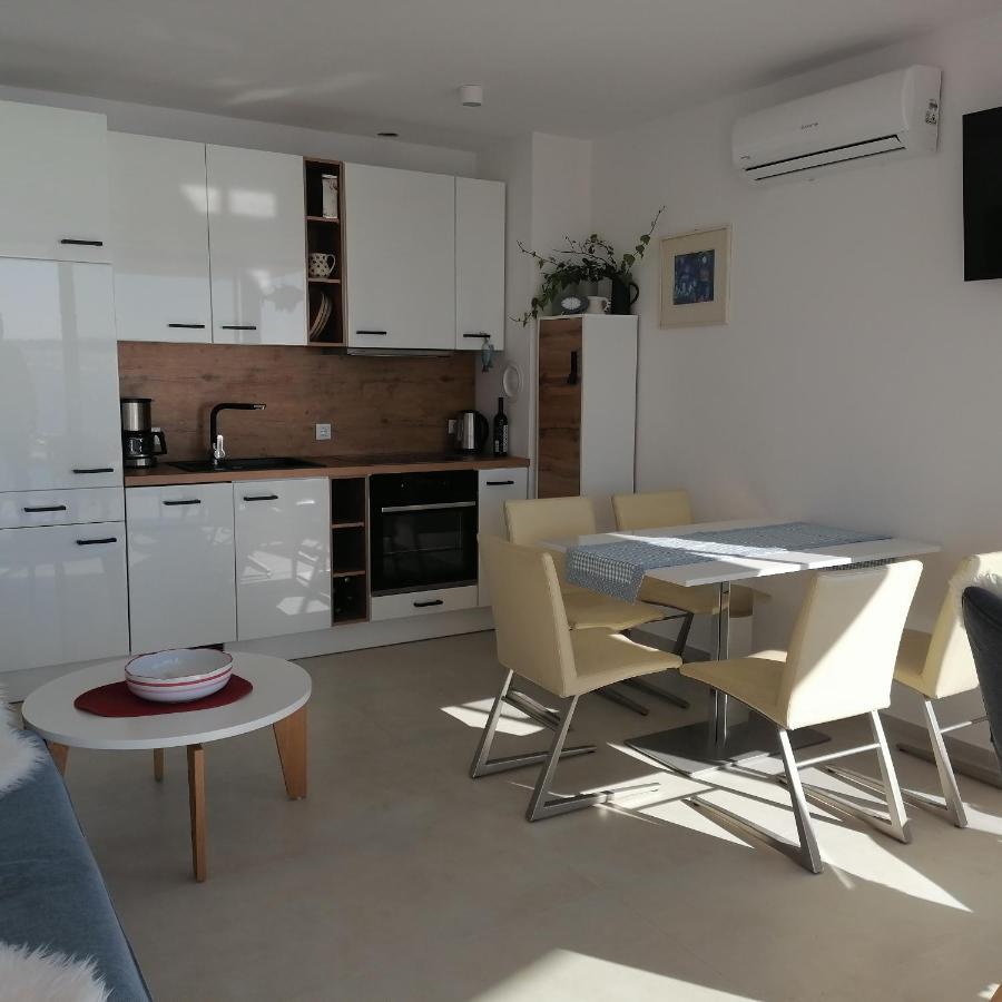 Bella Mare Apartment Мандре Екстериор снимка